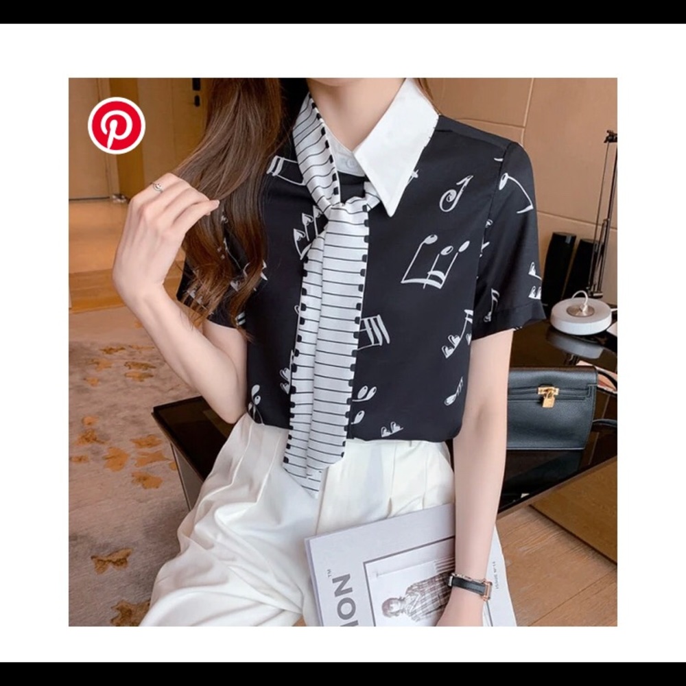 Nuo Nuo Artistic Pod Music Notes Print Shirt